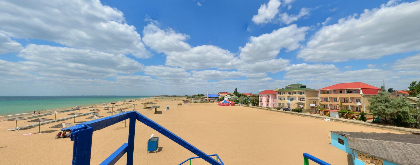 Западный берег Крыма отдых на пляже